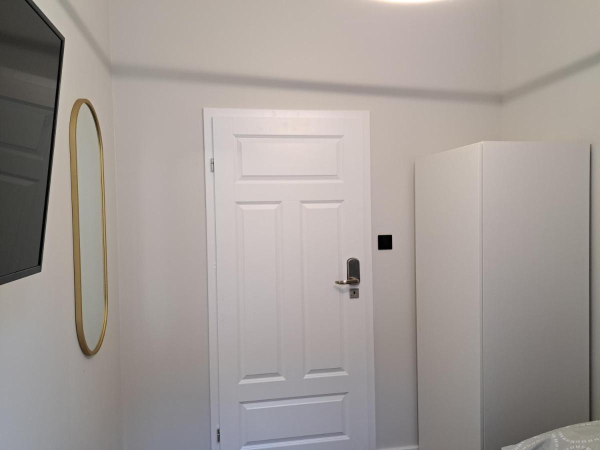 Kopernik Premium Rooms Apartment Торунь Номер фото